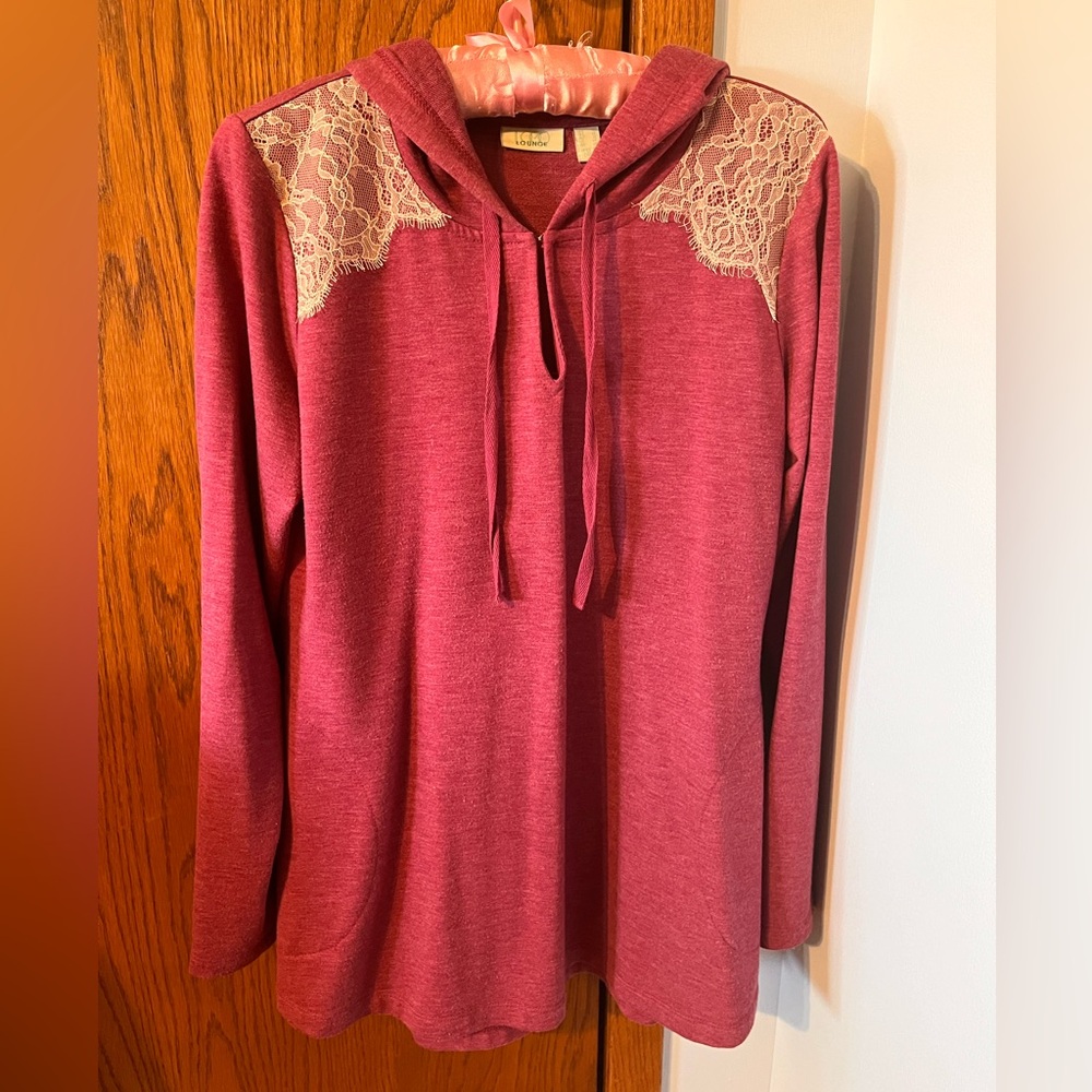 LOGO Lounge Size Small Hooded Top with Pockets